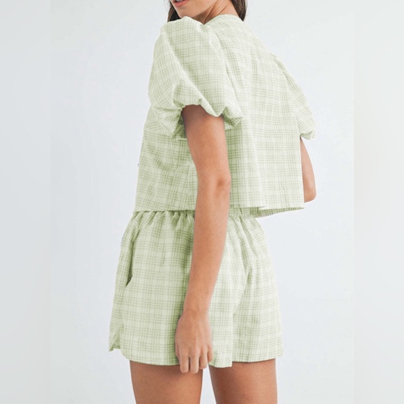 Set Puff Sleeve Top and Shorts Set - Picture 11 of 11